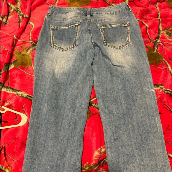 Maurice's Cropped Jeans - Picture 6 of 6